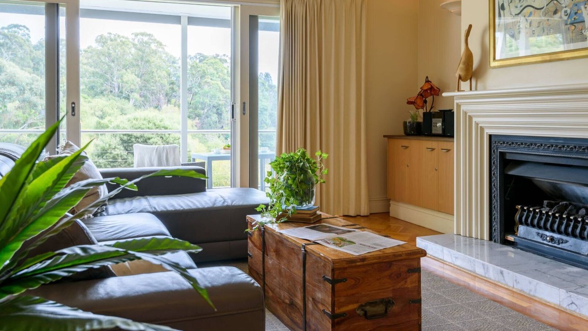 Daylesford Apartment | Lakeside Suite 3 Summ