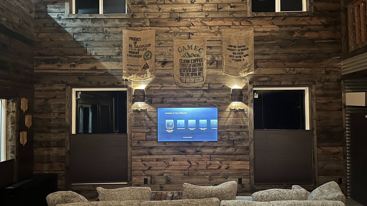Grandy Cabin | Lakeside Treehouse Cabin sleeps 6+Hot Tub+Cold Tub