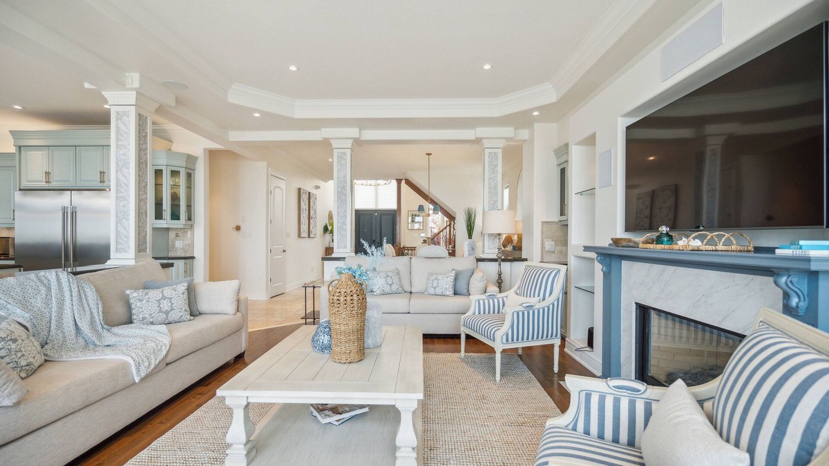 Stoney Creek Villa | Lakeside Villa – Luxury Waterfront Retreat with Skyline Views