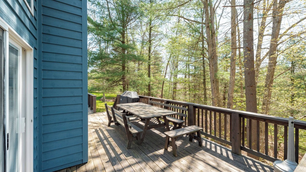 Blakeslee House | Lakeslee Lodge: Lake Access, Dock Slip, Hot Tub, Community Amenities!