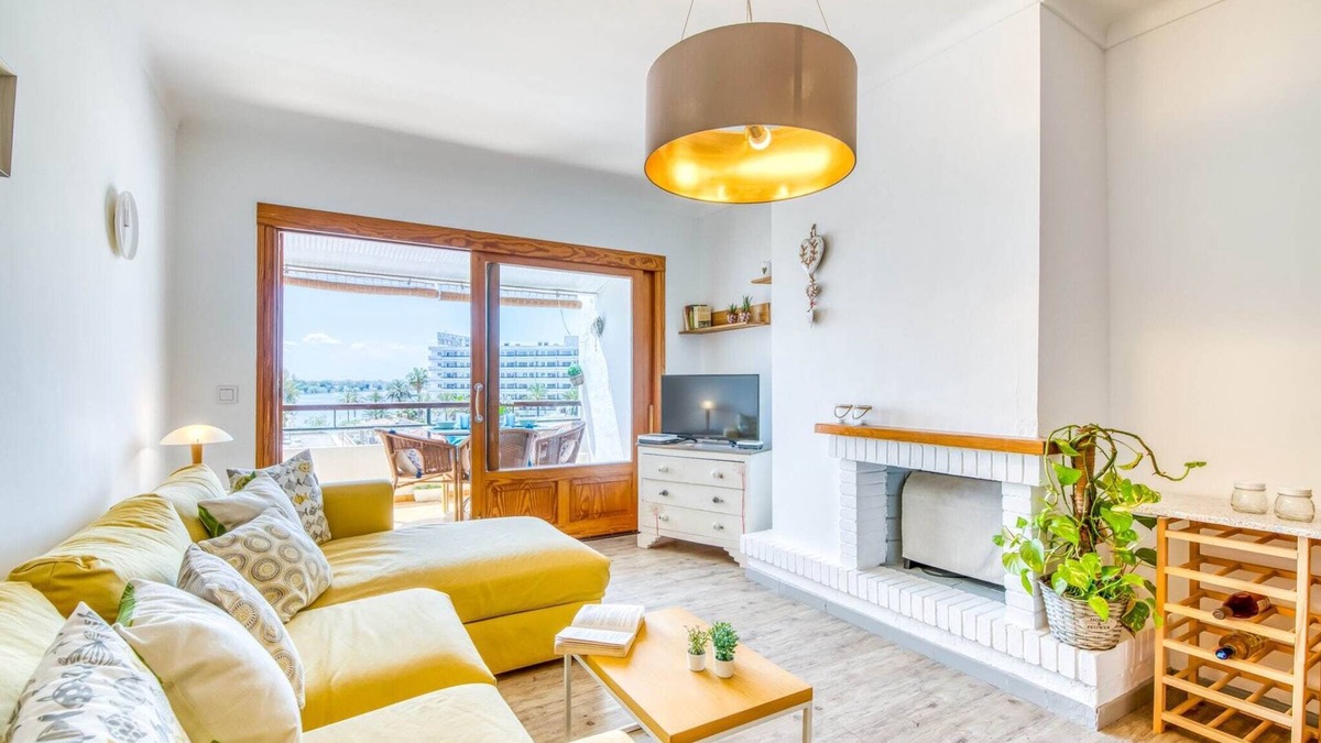 Alcudia Apartment | Lakeview Alcudia Retreat