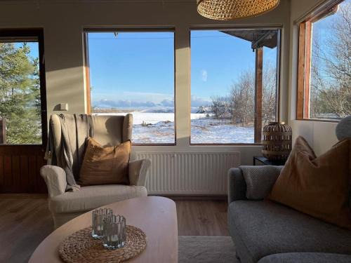 Kirkjubaejarklaustur House | Lakeview cabin near Kirkjubaejarklaustur