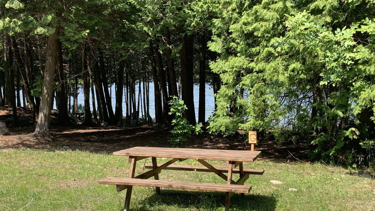 South Bruce Peninsula RV Rental | Lakeview campsite F
