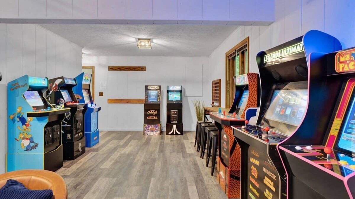 Gouldsboro House | Lakeview Chalet | Arcade | Fire Pit | Lake Access