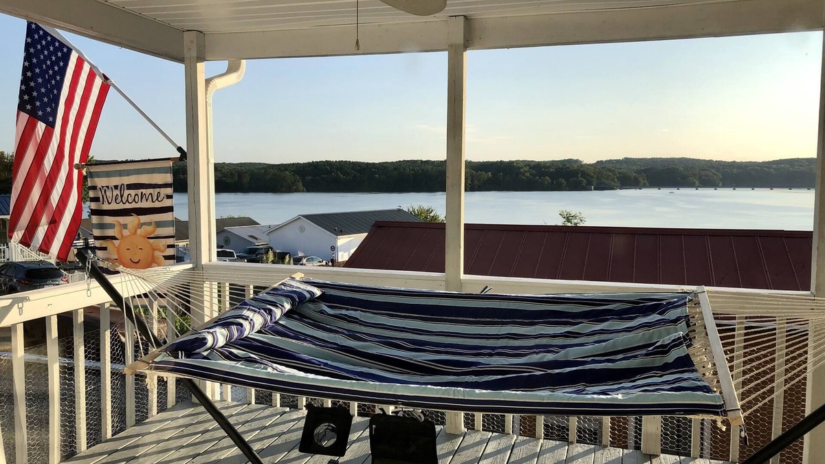 New London Cottage | Lakeview Cottage- Amazing views in Badin Shores