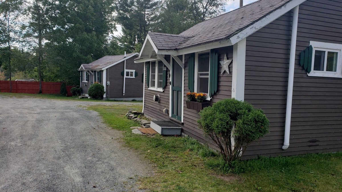 Whitefield Cottage | Lakeview cottage on Mirror Lake Cottage #4