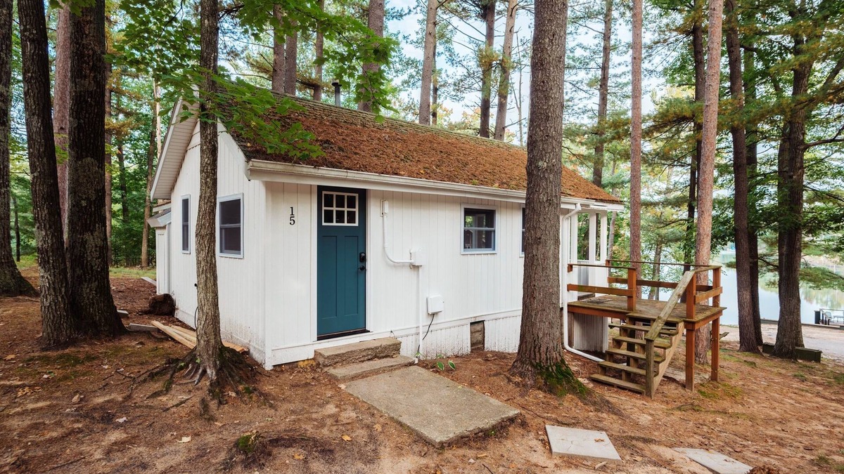 Mayfield Cottage | Lakeview Cottage-Pontoon Rentals Available