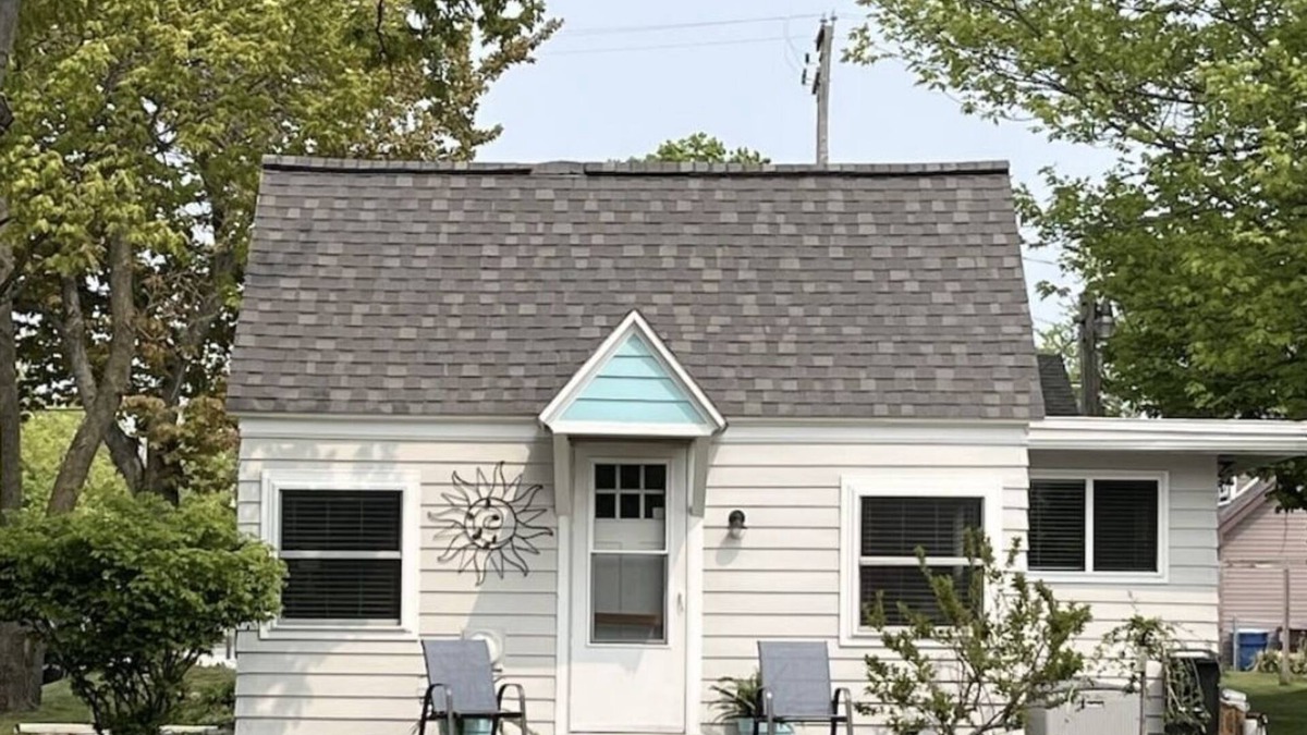 Ludington Cottage | Lakeview Cottage, Walk to the beach, parks & downtown. Early booking discount!