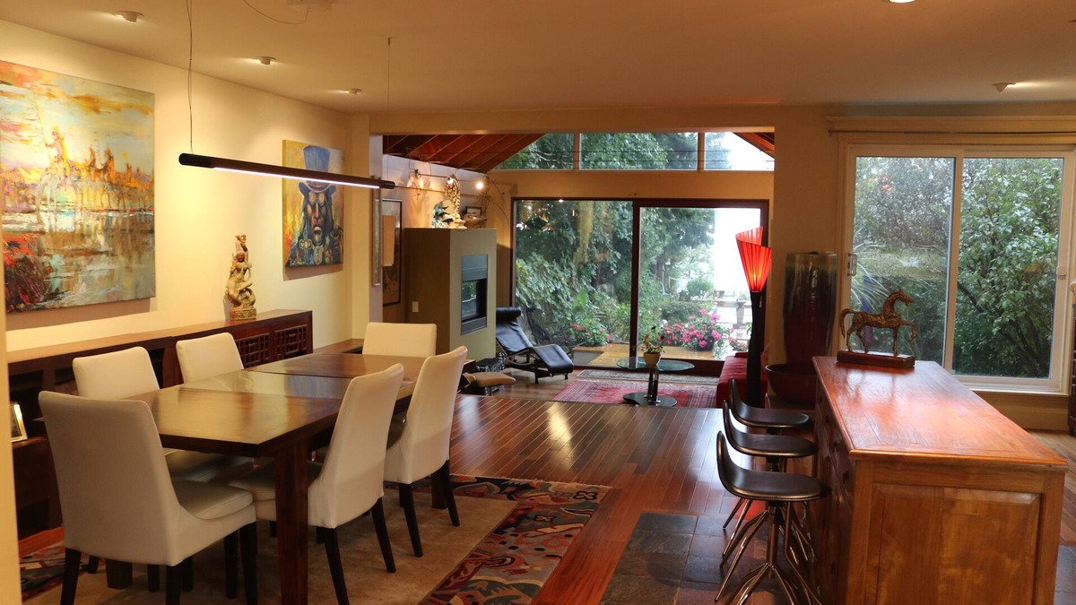 Birch Cliff House | Lakeview Designer Home On Scarborough Bluffs - 15 minutes to downtown Toronto.