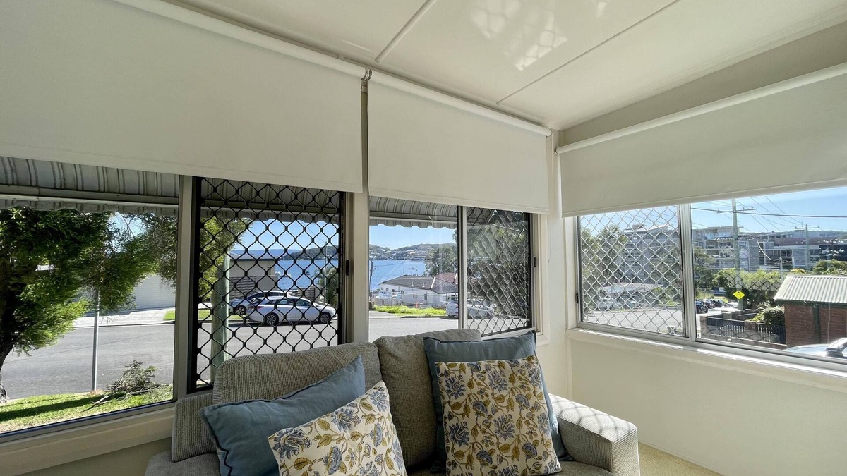 Belmont House | Lakeview Haven - Walk to the Lake and Shops