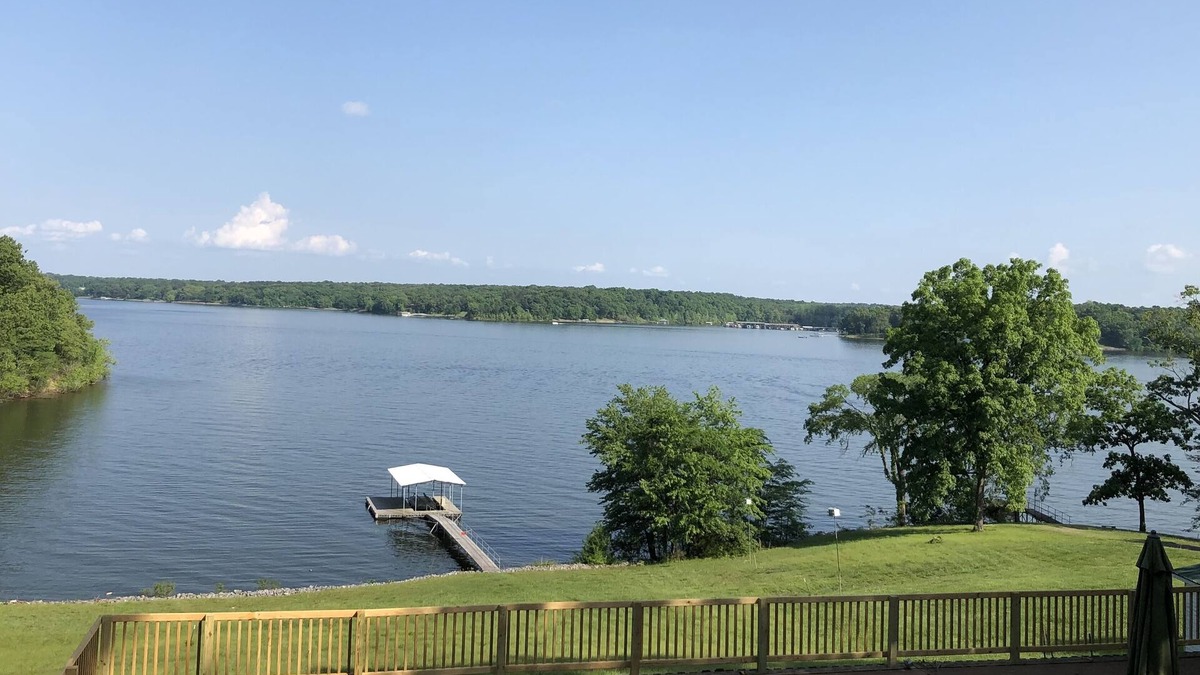 Benton Cottage | Lakeview Home on Kentucky Lake-Jonathan Creek, just off main Lake. Sleeps 6.