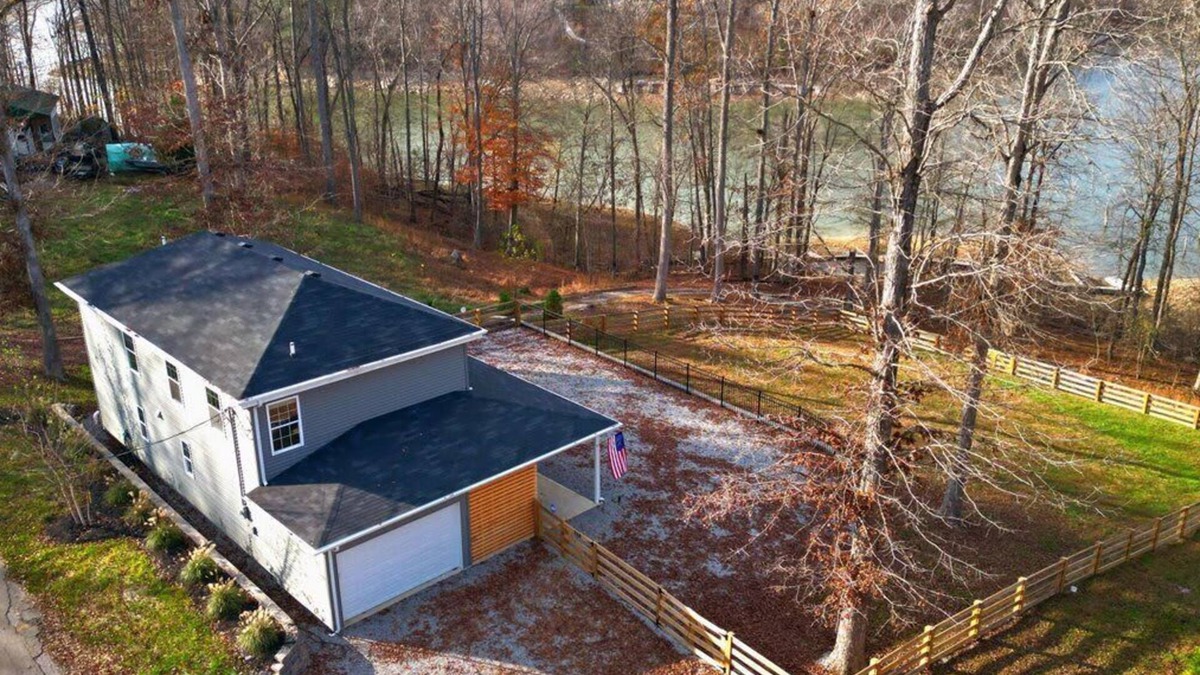 Lindseyville House | Lakeview Home Perfect for Family Getaways|Backyard