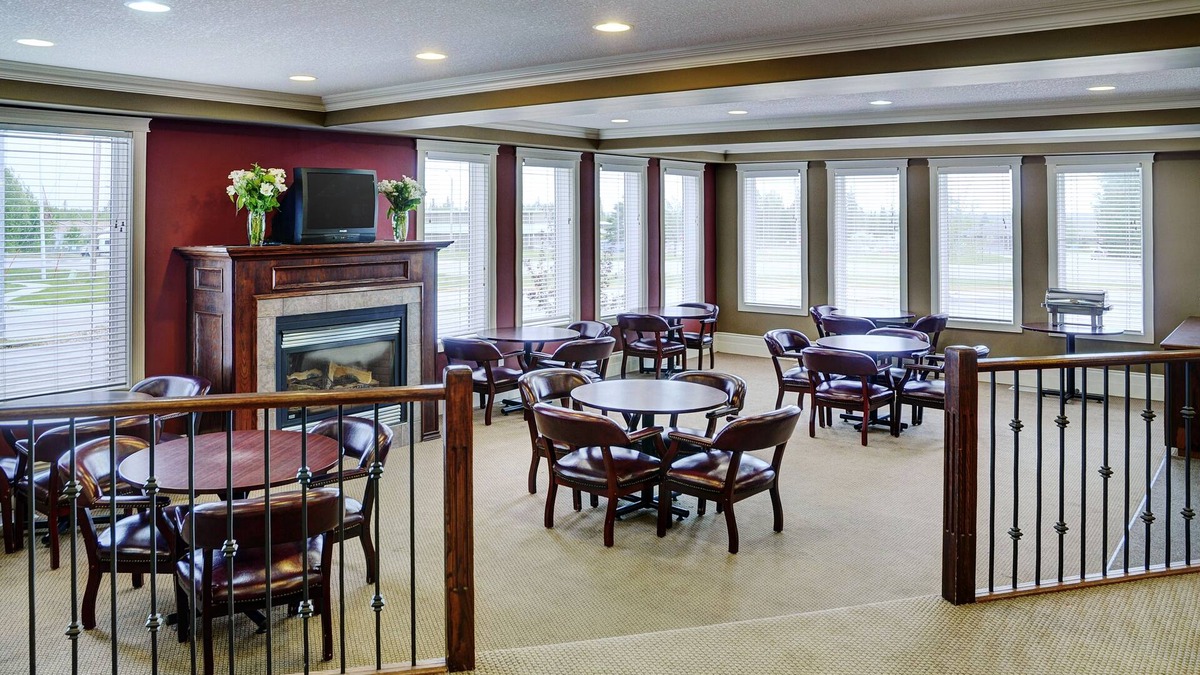 Edson Hotel | Lakeview Inns & Suites - Edson Airport