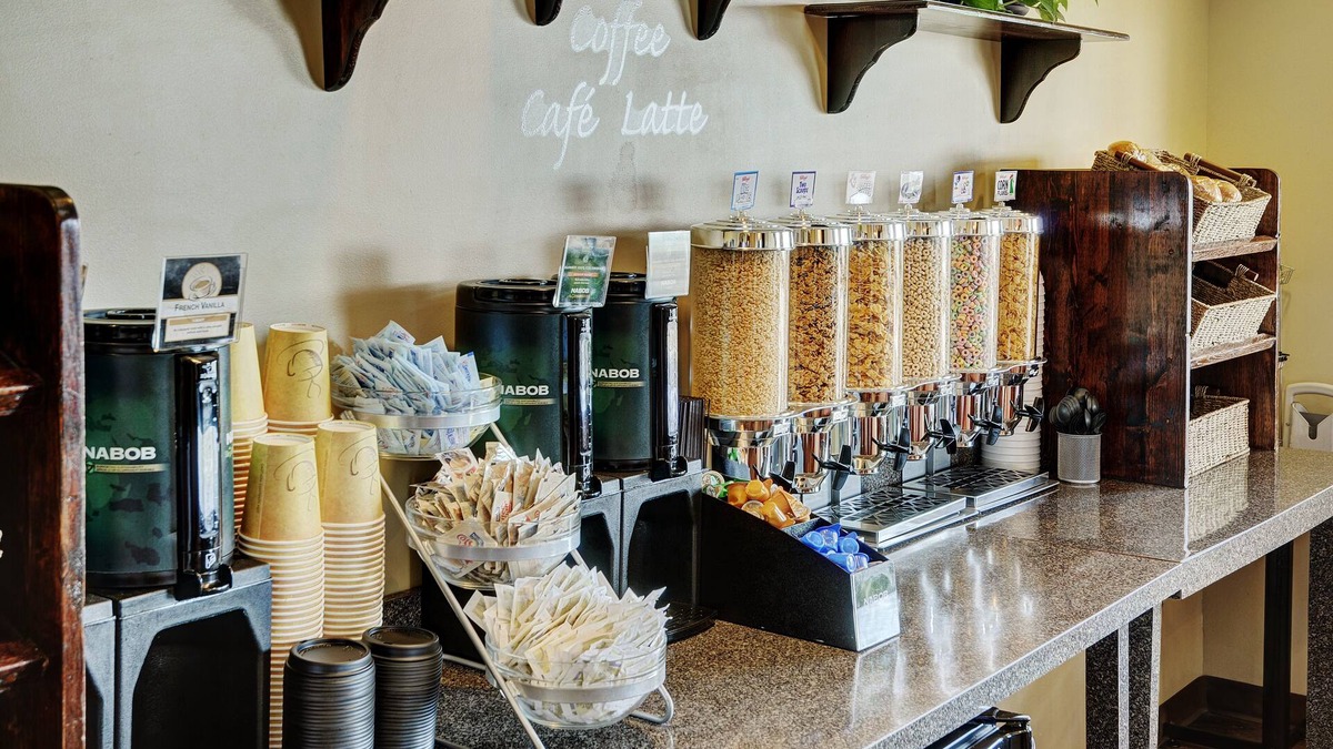 Slave Lake Hotel | Lakeview Inns & Suites - Slave Lake