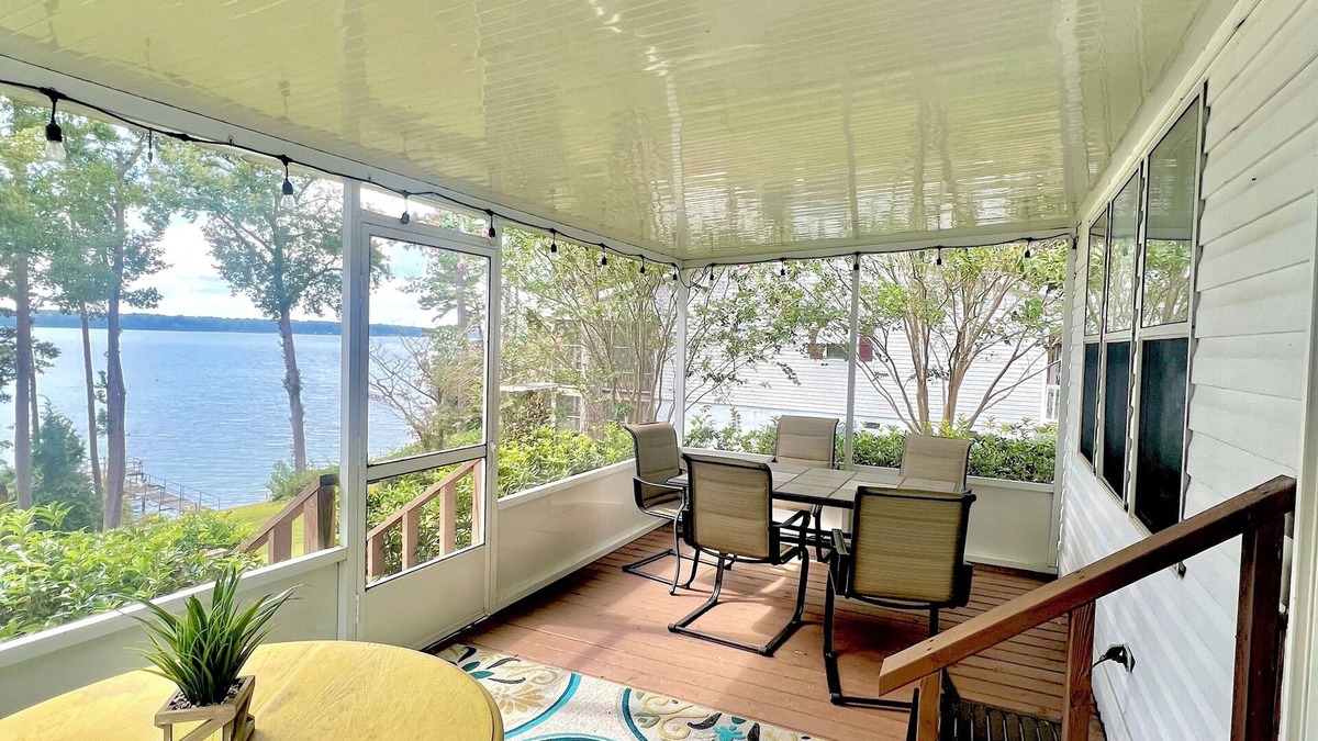 Georgetown House | Lakeview Living- 3 BR / 2 BA waterfront home on Lake Eufaula!