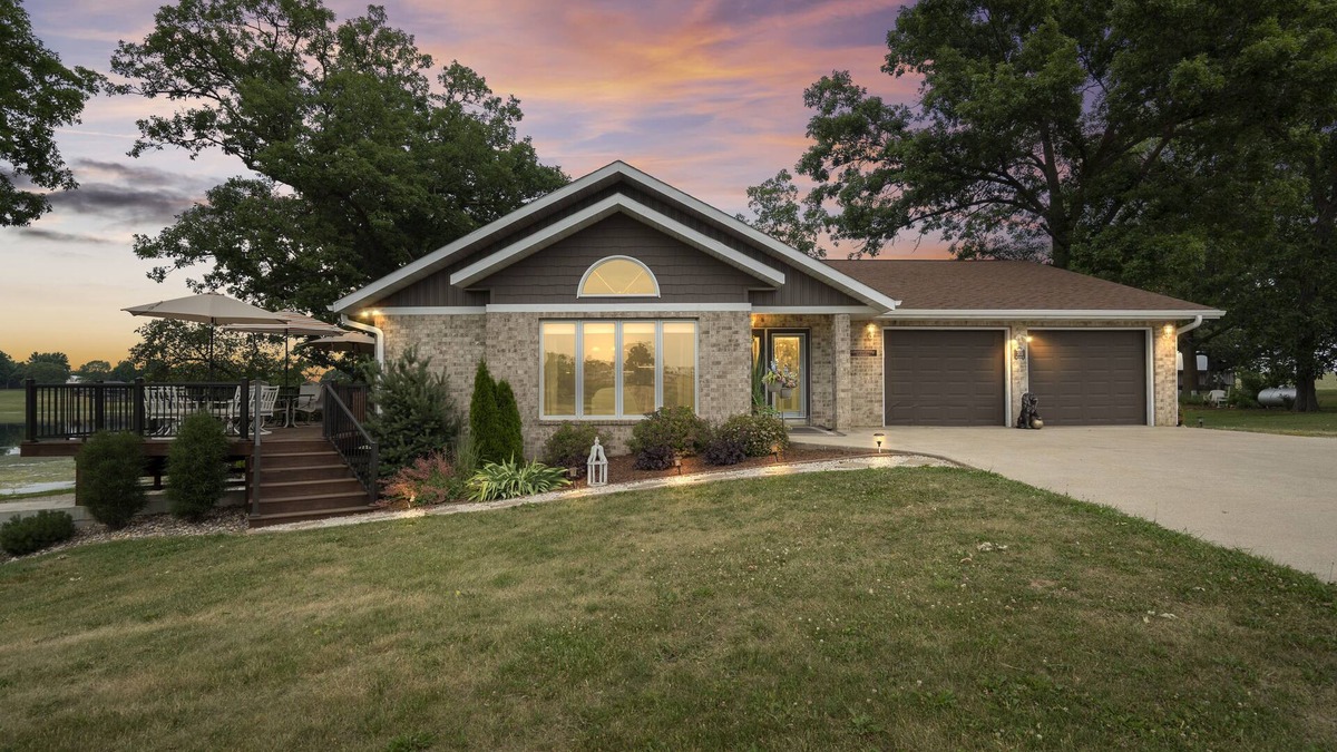 Delhi House | Lakeview Living - Entire Guest House - Perfect for your Holiday or Vacation!