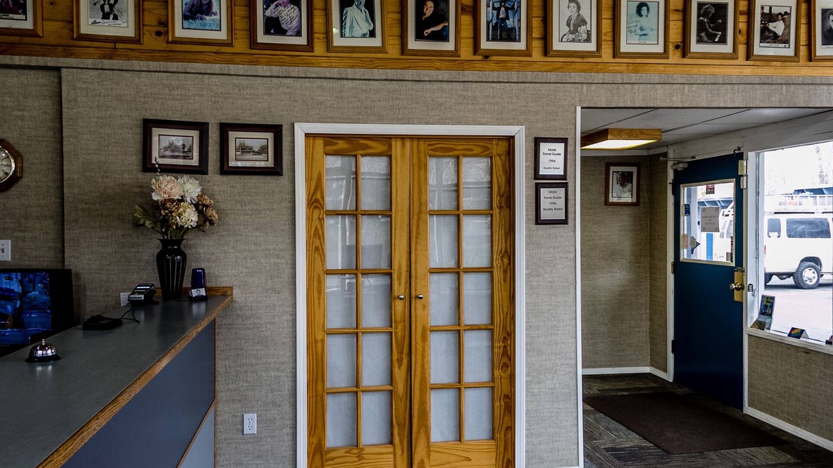 Lakeview Hotel | Lakeview Lodge Motel