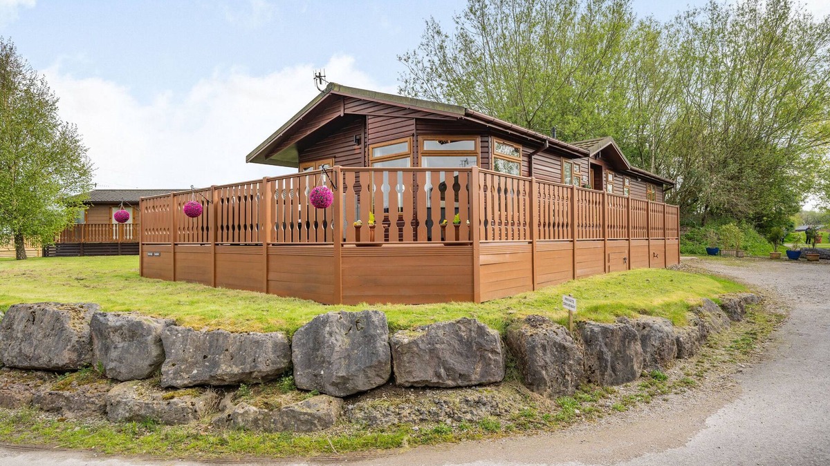 South Lakeland Leisure Village Cottage | LAKEVIEW LODGE, pet friendly in South Lakeland Leisure Village