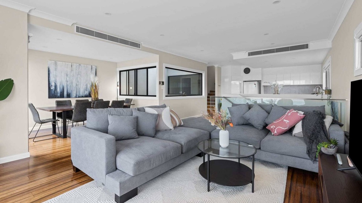 Speers Point House | Lakeview Oasis on The Esplanade