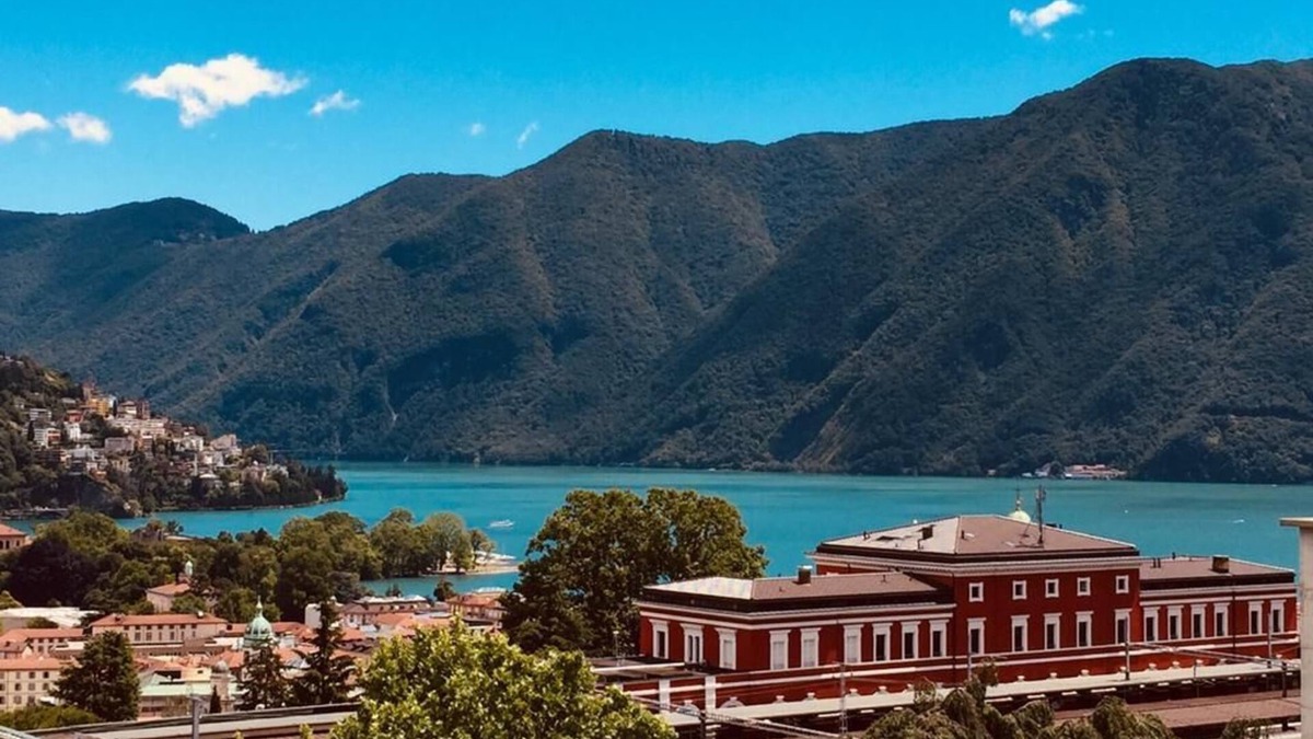 Lugano Apartment | Lakeview Panorama Penthouse with Washer, Dryer & super fast Internet