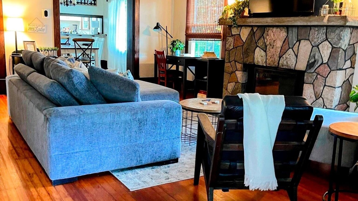Chardon House | Lakeview Retreat Destination