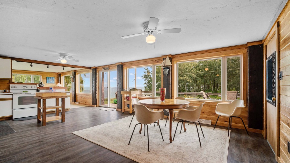 Kewaunee House | Lakeview Retreat near Green Bay, Door County