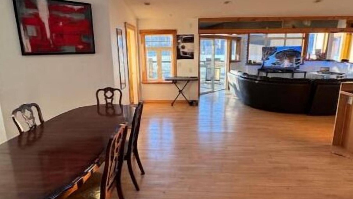 North Glenmore House | Lakeview Retreat | Wildlife & Serenity