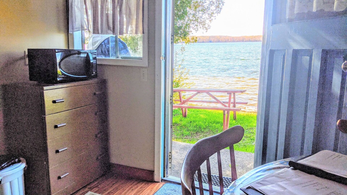 South Bruce Peninsula Cabin | Lakeview Scenic Cabin sleep 4