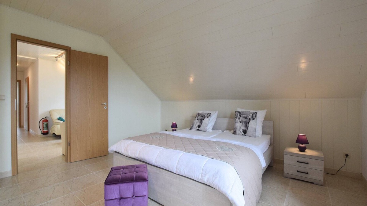 Vielsalm Apartment | Lakeview Stay in Vielsalm