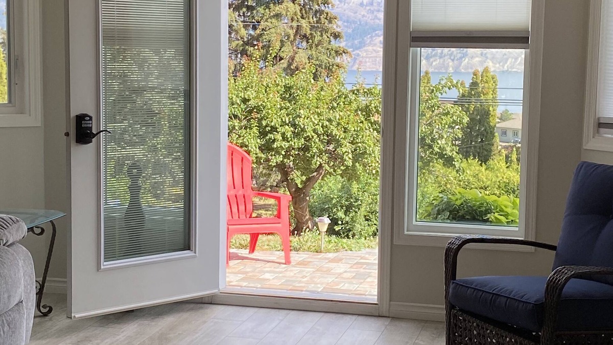 Okanagan-Similkameen House | Lakeview Suite at Giants Head Mountain
