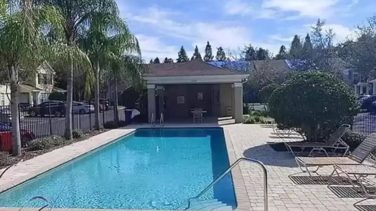Seffner Community Alliance House | Lakeview Townhome Centrally Located