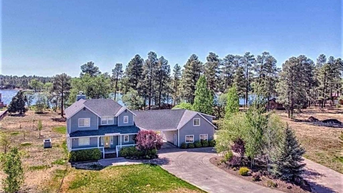 Pinetop-Lakeside House | ✨ LAKEVIEWS & BOATS INCLUDED: Gated, 1 acre, 4 BD, WIFI, Gameroom, 1 PM Check IN