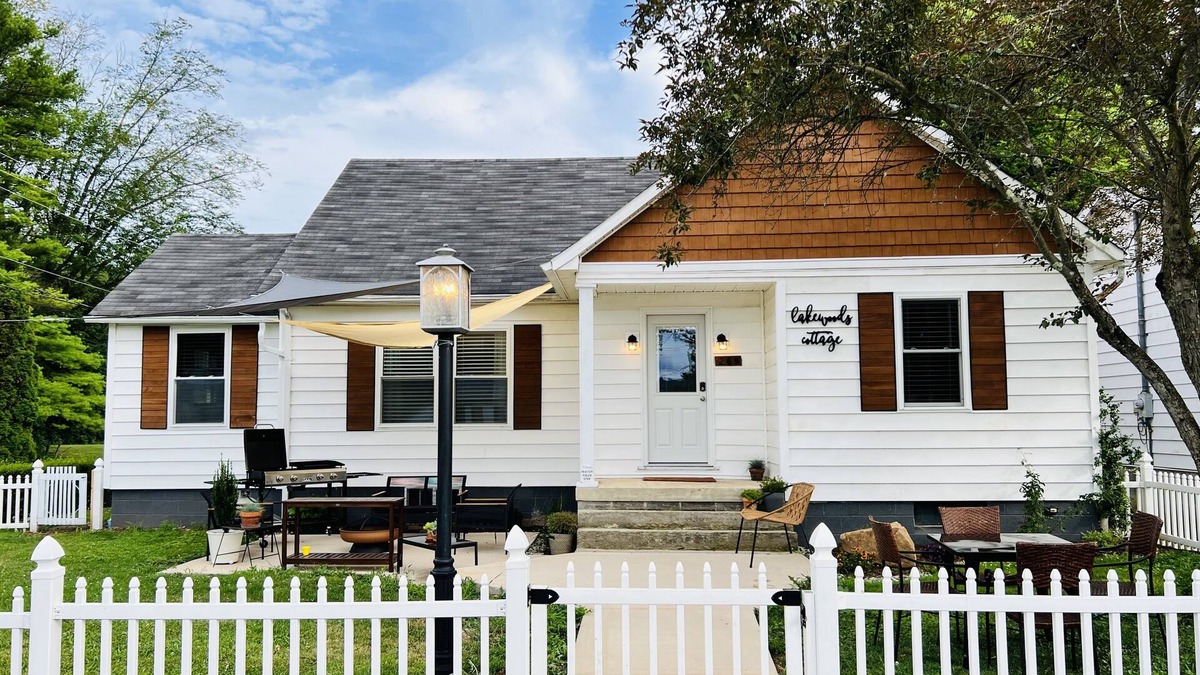 Howard Cottage | Lakewoods Cottage