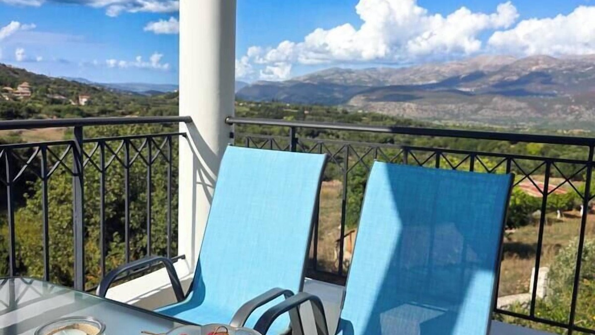 Lakithra Apartment | Lakithra 2 Bedroom flat with rural & sea view