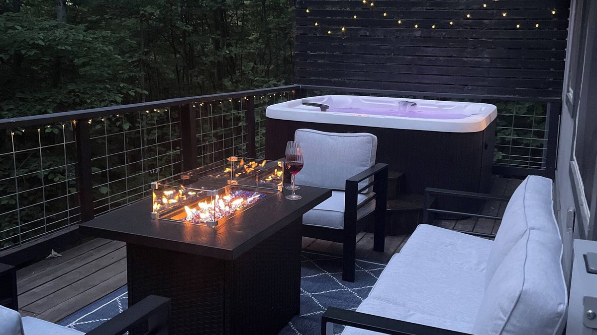 New Market Cabin | Lakota Cabin ~ mountain retreat Hot tub EV Charger