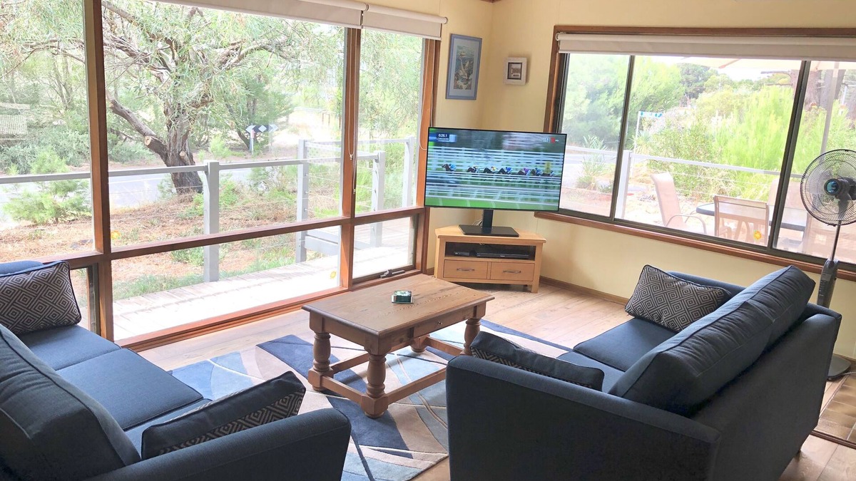 Alexandrina House | Lalapanzi - Kick back and relax (Pet Friendly)nSleeps 6 - 3 bedrooms - 1 bath