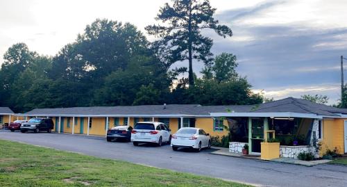 Childersburg Hotel | LAMPLIGHTER INN