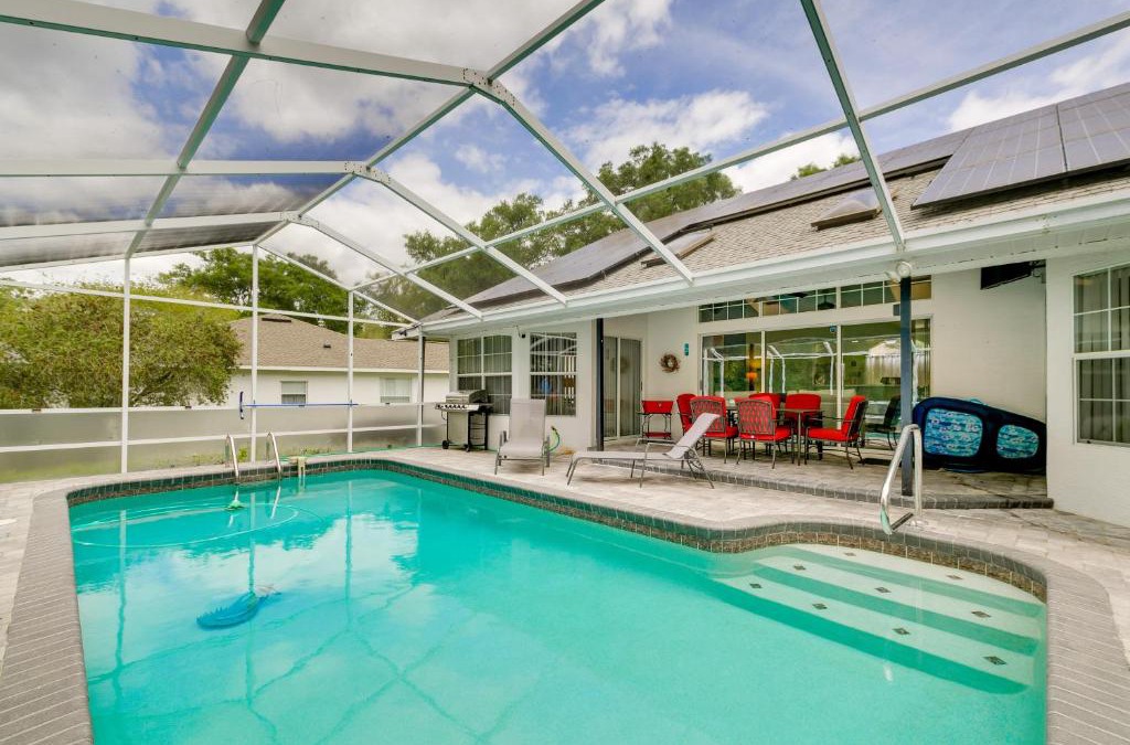 Dunnellon House | Lanai and Grill Sunny Home Near Rainbow Springs!