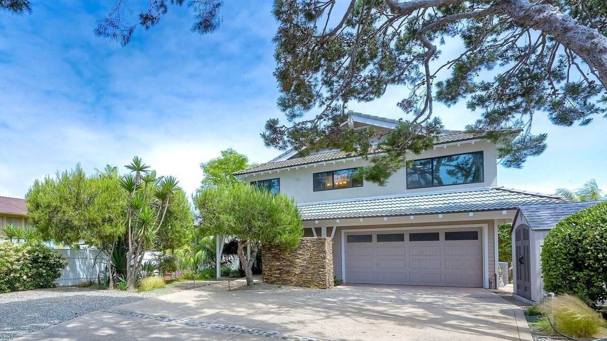 Carlsbad Apartment | Lanai Main Level (2 bedroom/2 bath)