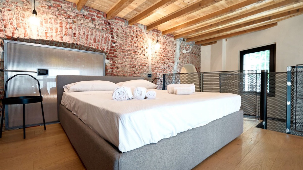 Zona Farini Apartment | Lancetti Stylish Loft-hosted by Sweetstay