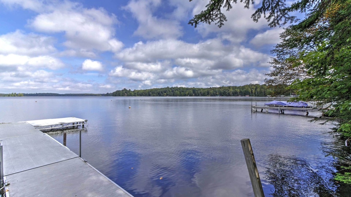 Land O Lakes House | Land O' Lakes Hideaway w/Boat Dock & Lake Views!