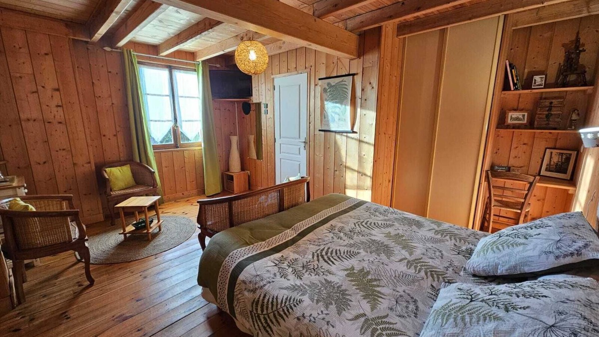 Aillas Bed & Breakfast | Landes" guest room with private Nordic bath