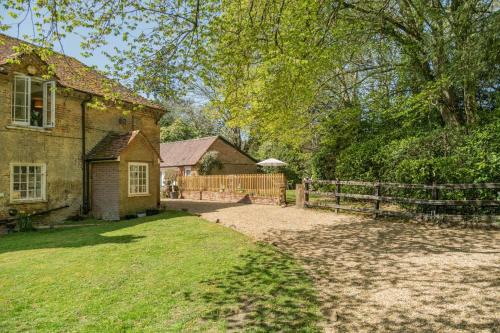 Woodfalls House | Landfords Cottage