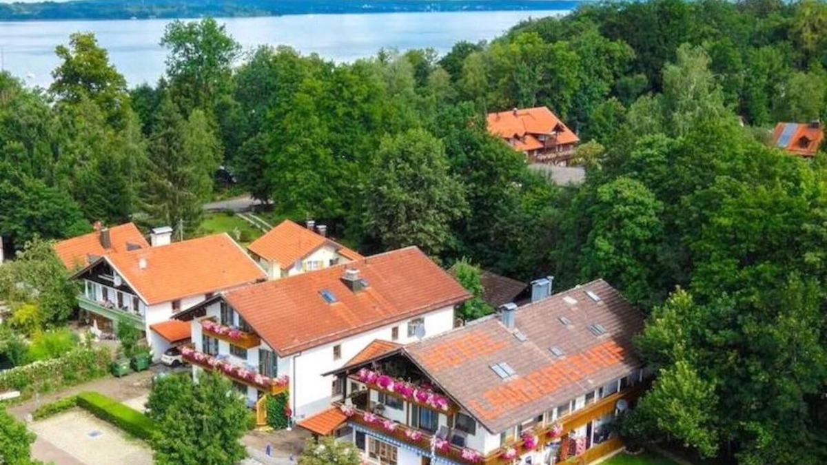 Sankt Heinrich Hotel | Landgasthof Hotel Schöntag & Steak House