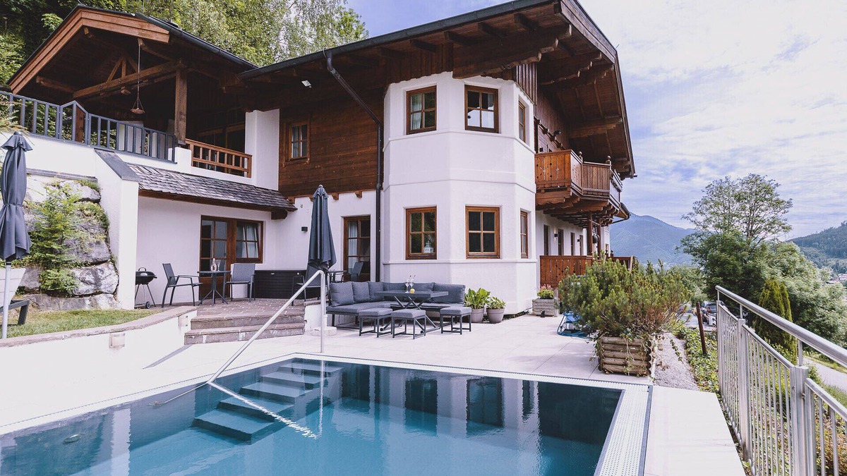 Kaprun Apartment | Landhaus Lodges Kaprun - Anton, pool, skiing - walking dist