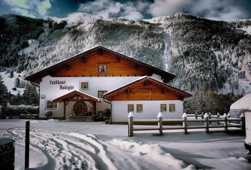 Gortipohl Bed & Breakfast | Landhaus Rudigier
