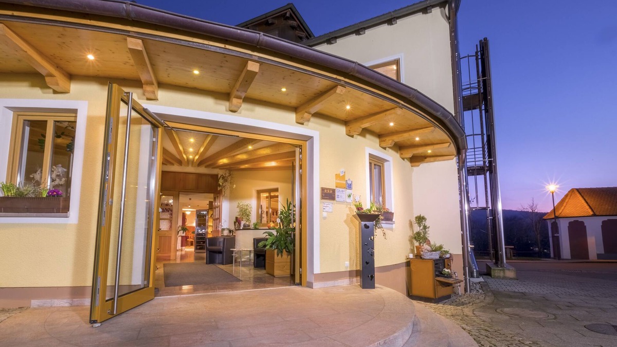 Moosbach Hotel | Landhotel Goldenes Kreuz