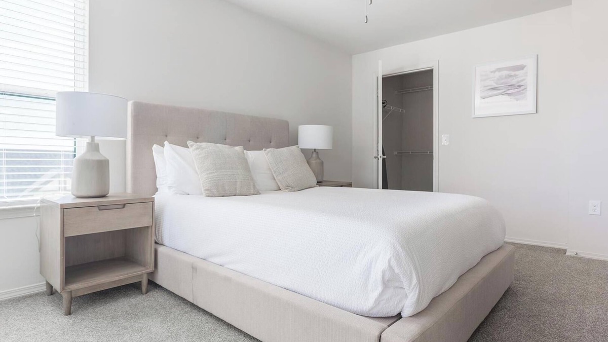 Broken Arrow Apartment | Landing | Amazing 1BD, Game Room, Gym