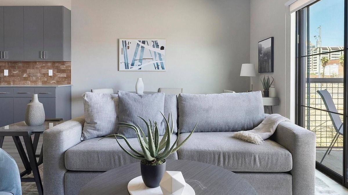 Warehouse District Apartment | Landing | Amazing 1BD, Game Room, Gym