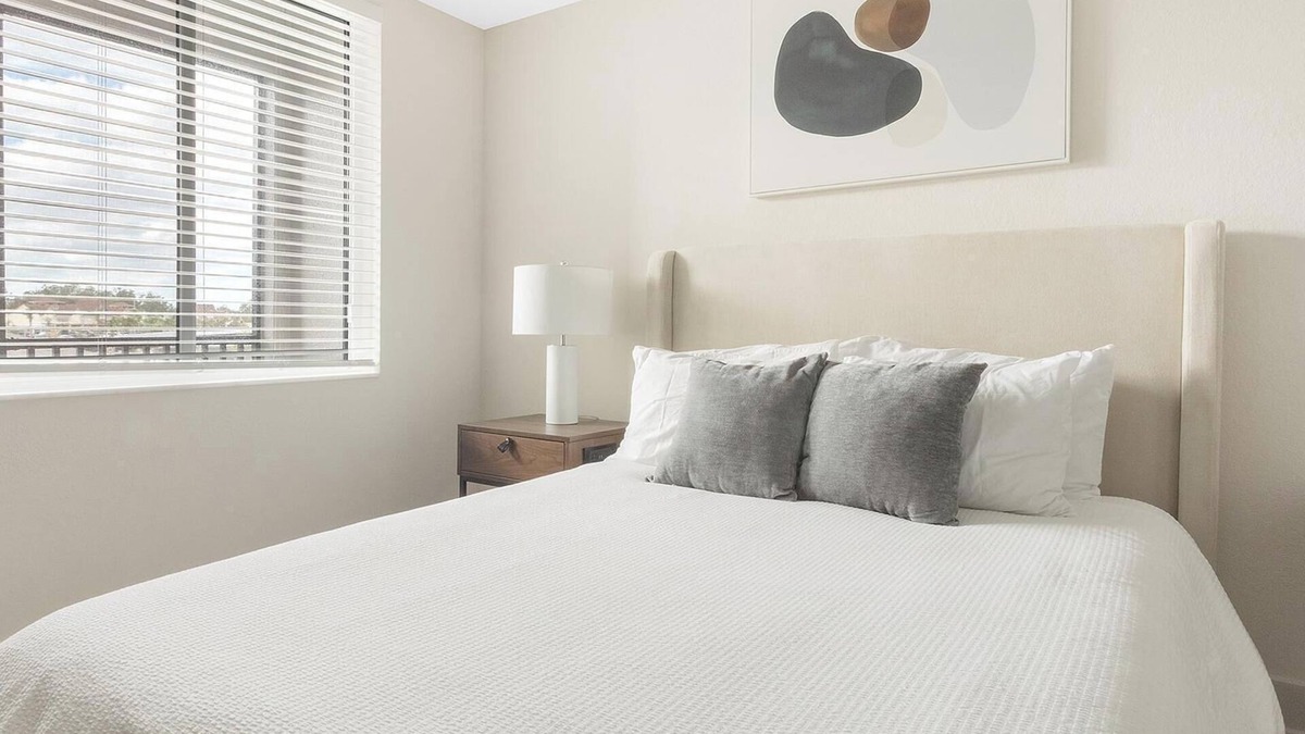Palmetto Apartment | Landing | Amazing 1BD, Gym, Yoga Studio